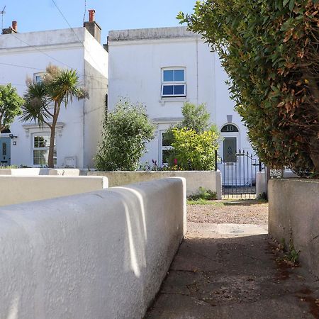 Officer'S Mess Villa Eastbourne Exterior photo