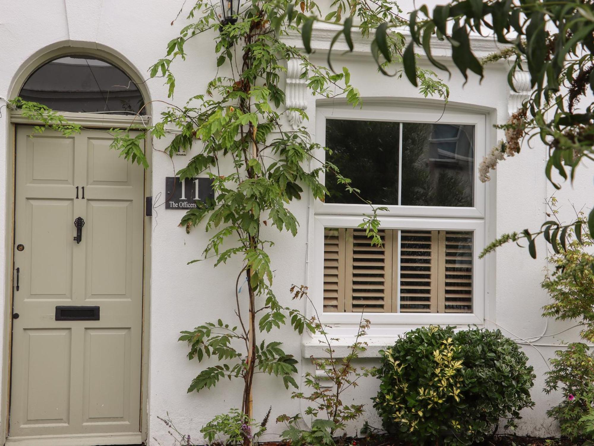 Officer'S Mess Villa Eastbourne Exterior photo